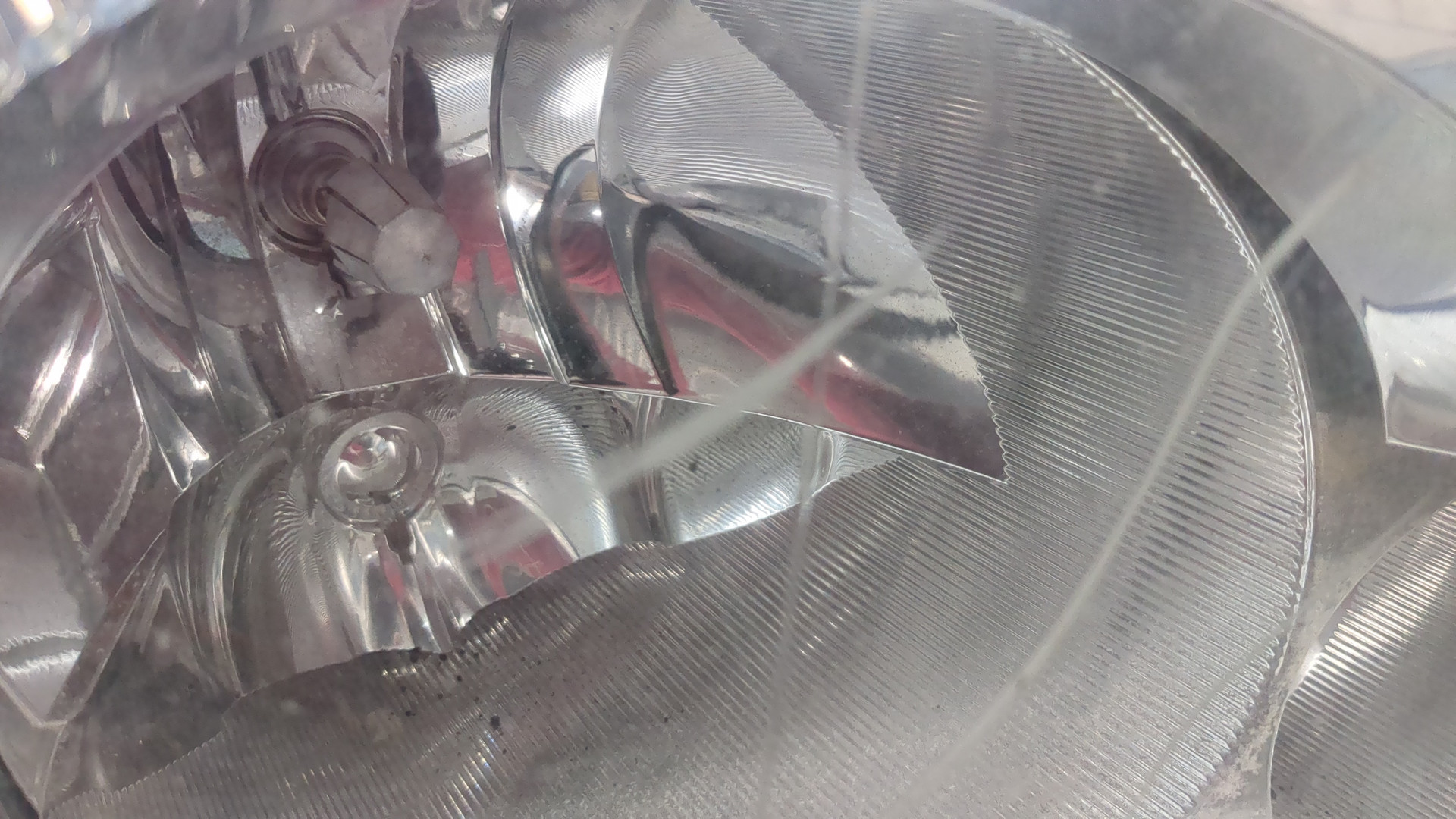 Фара правая