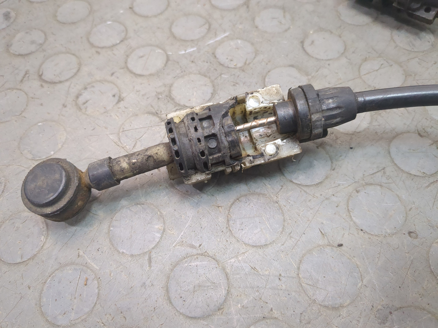 Трос КПП (выбора/переключения передач)