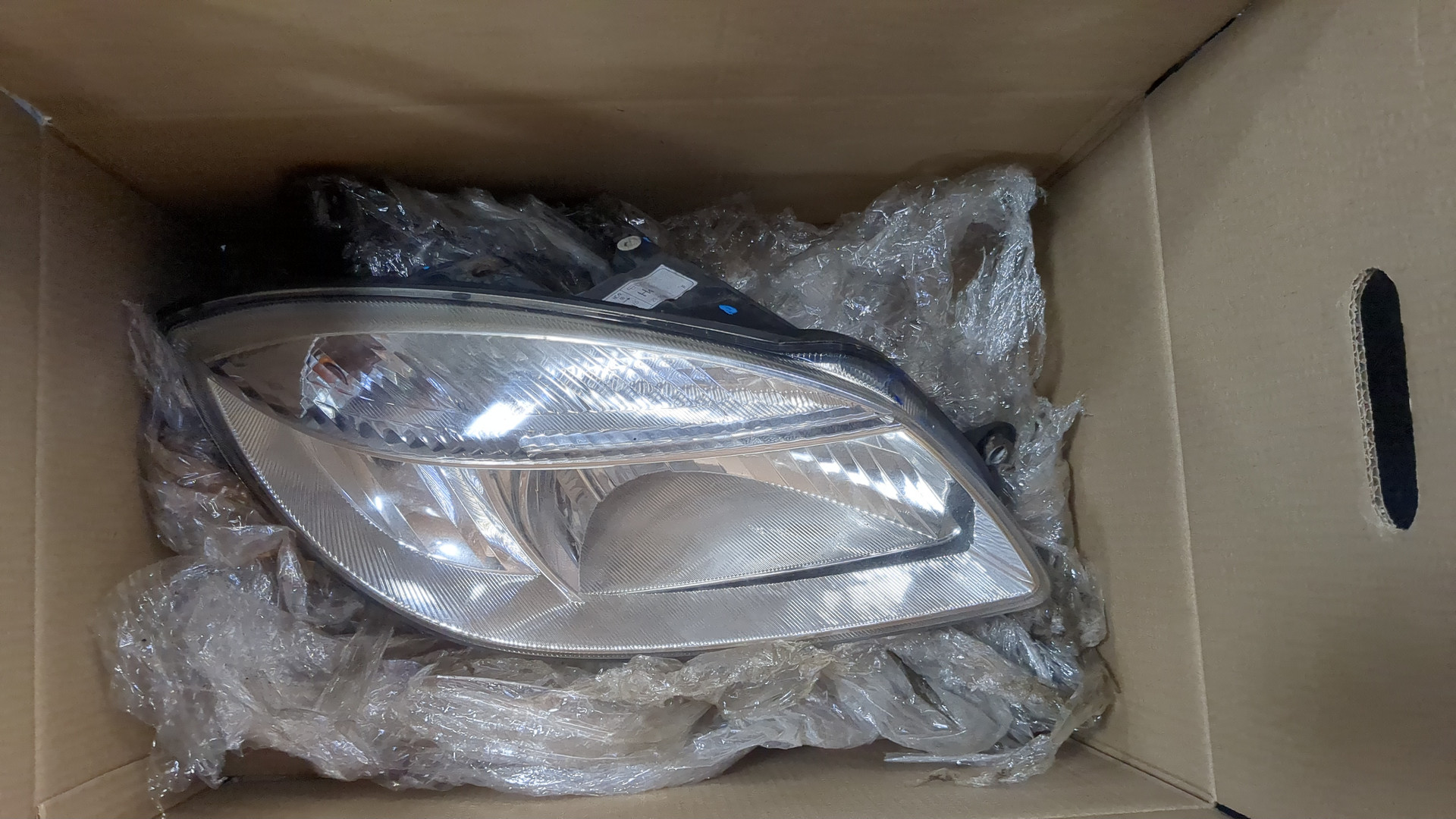 Фара правая