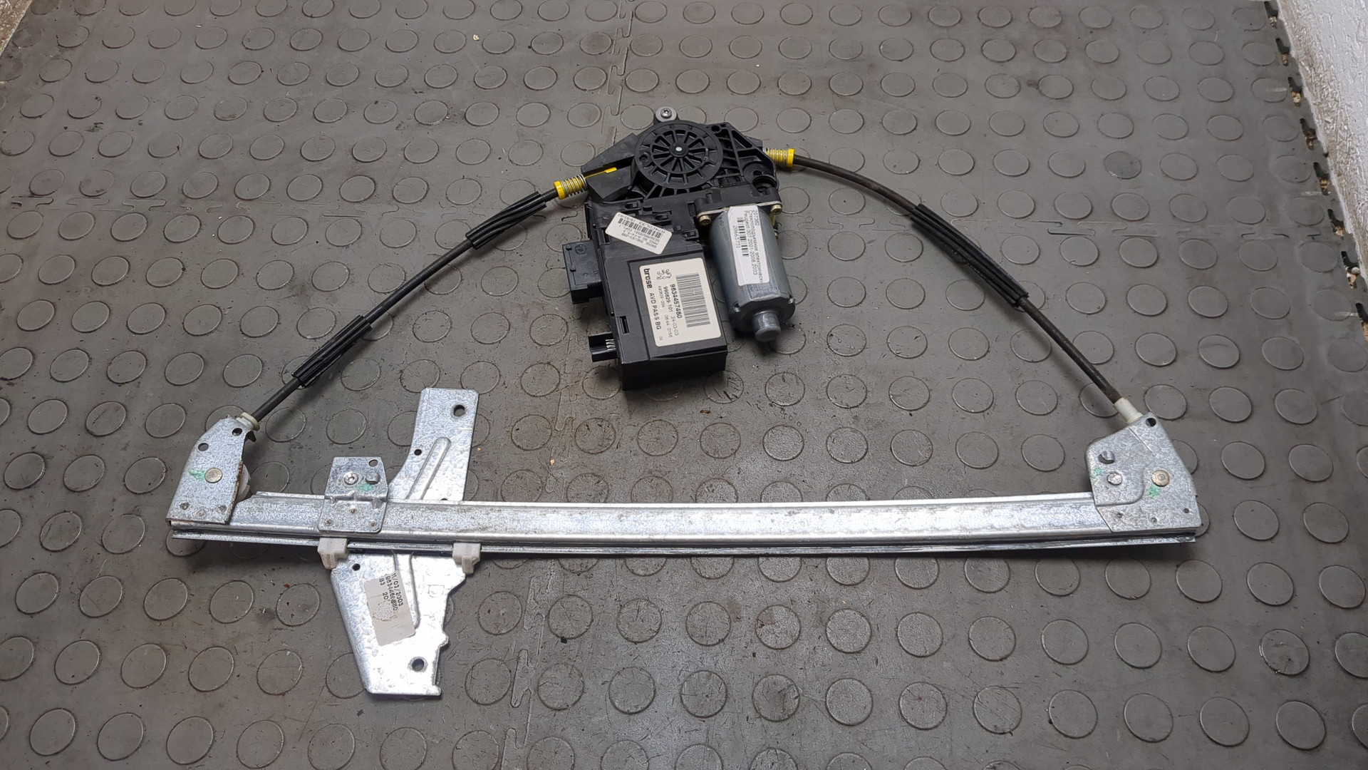 Стеклоподъемник электр. передний правый