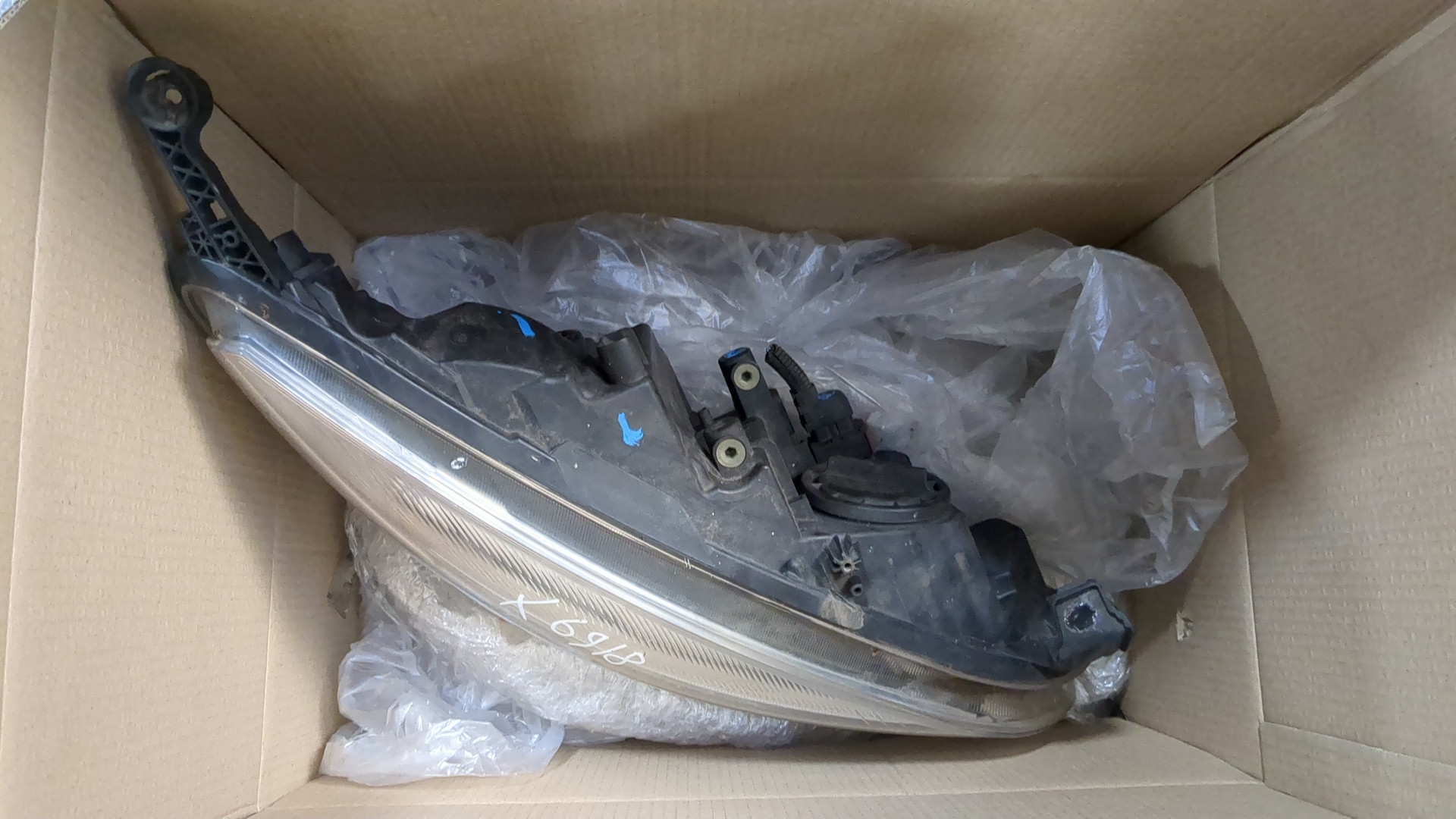 Фара правая