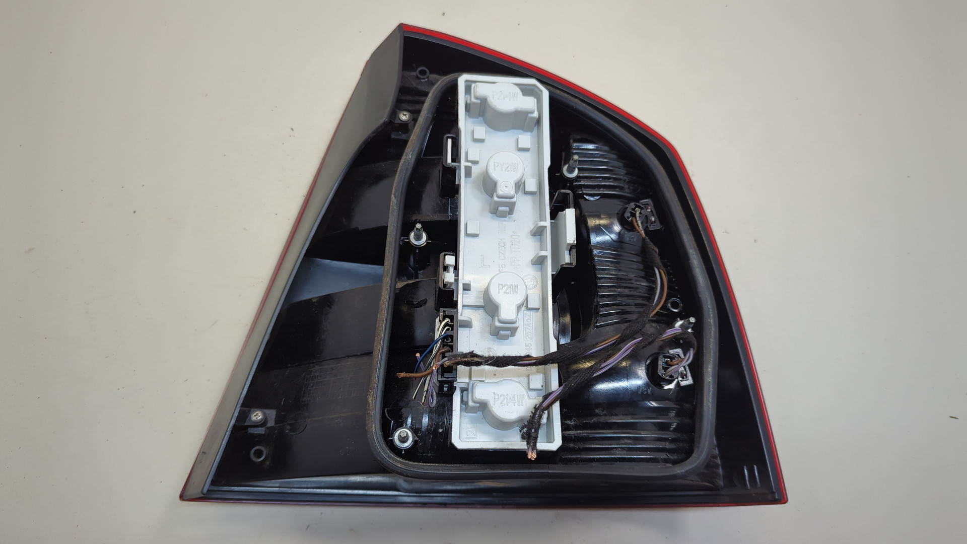 Фонарь задний левый