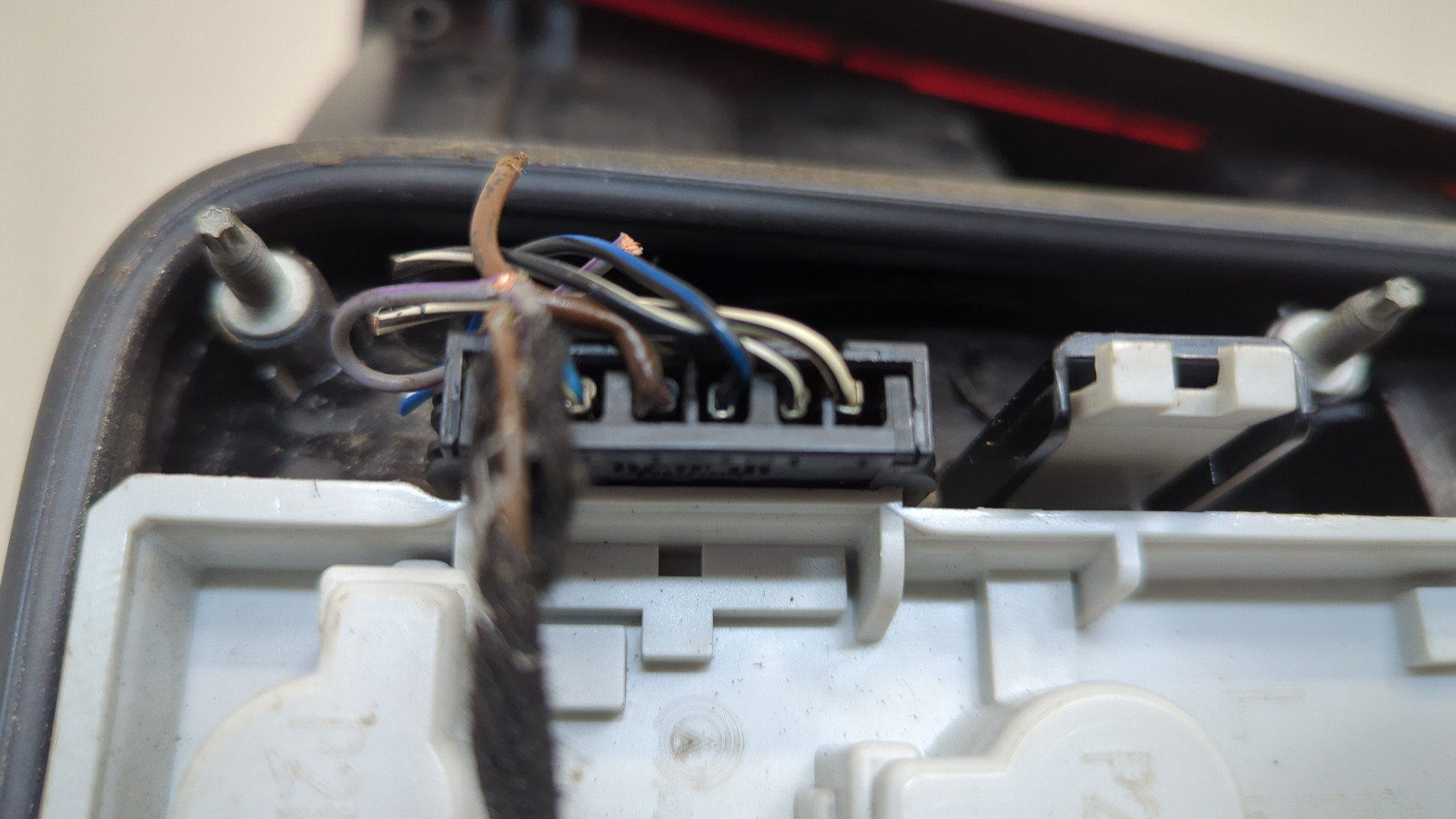 Фонарь задний левый