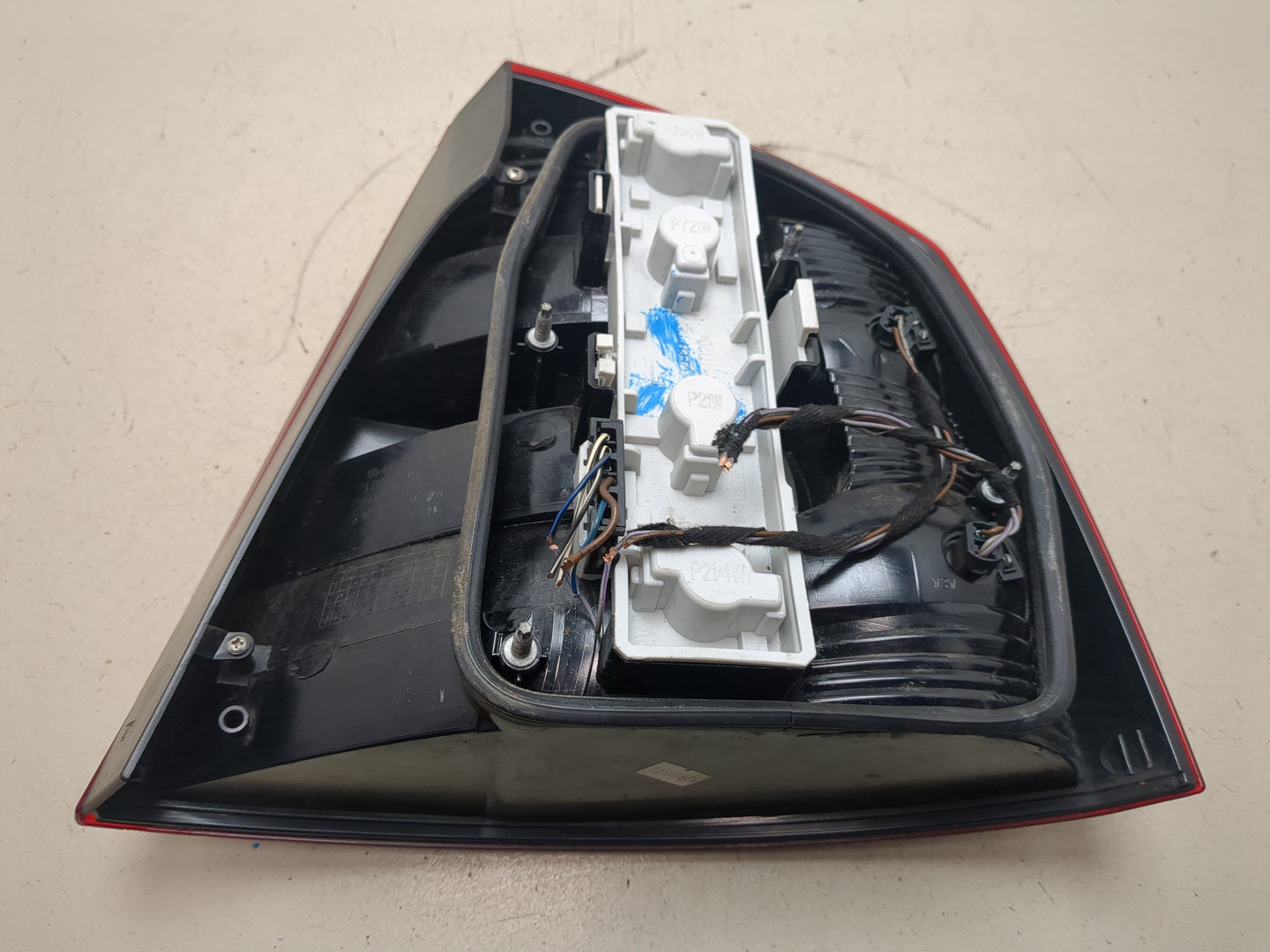 Фонарь задний левый