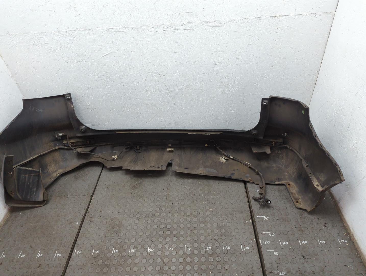 Бампер задний