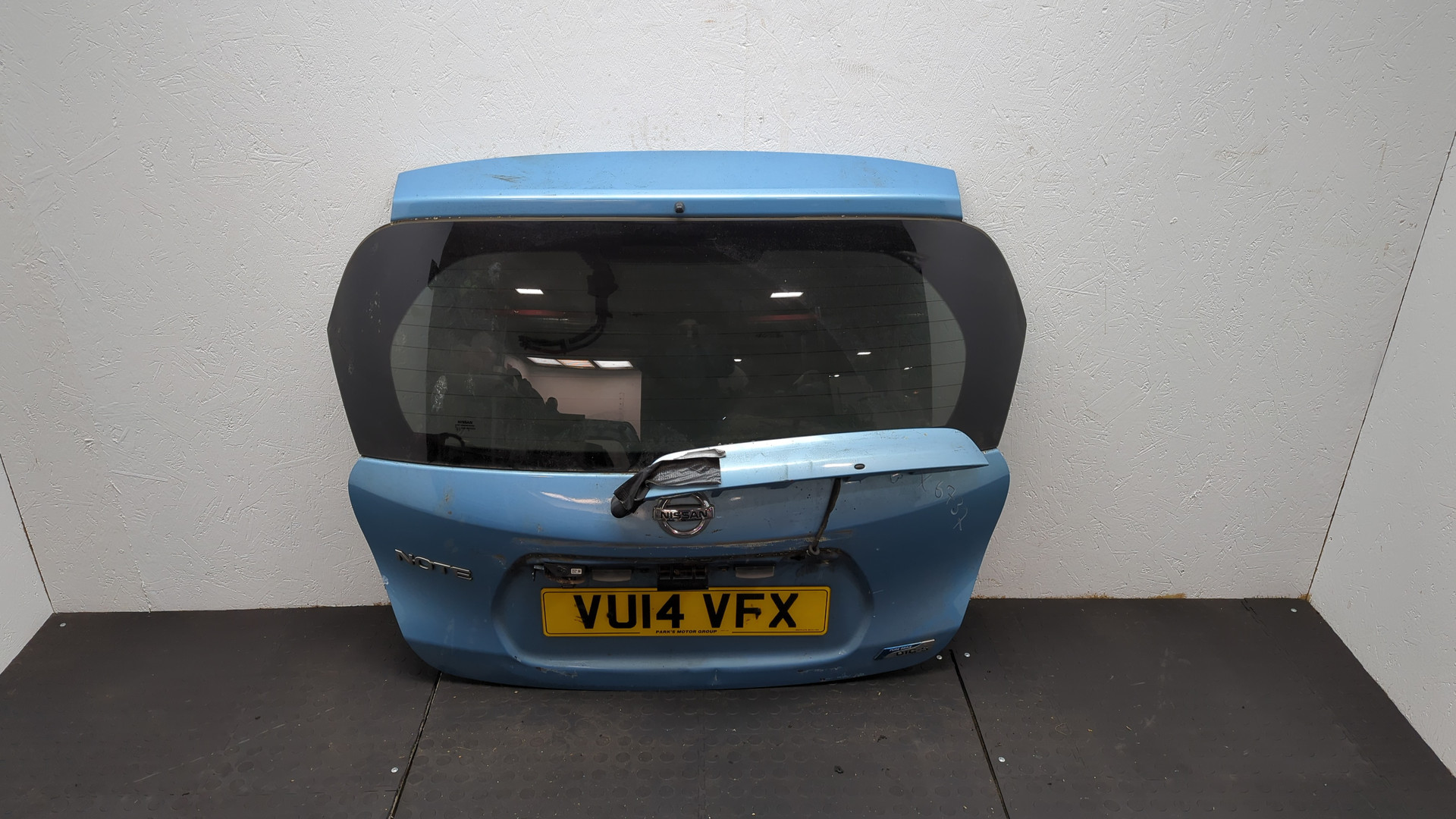 Дверь багажника