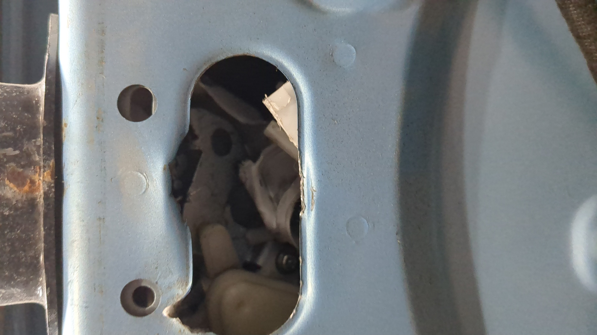 Дверь багажника