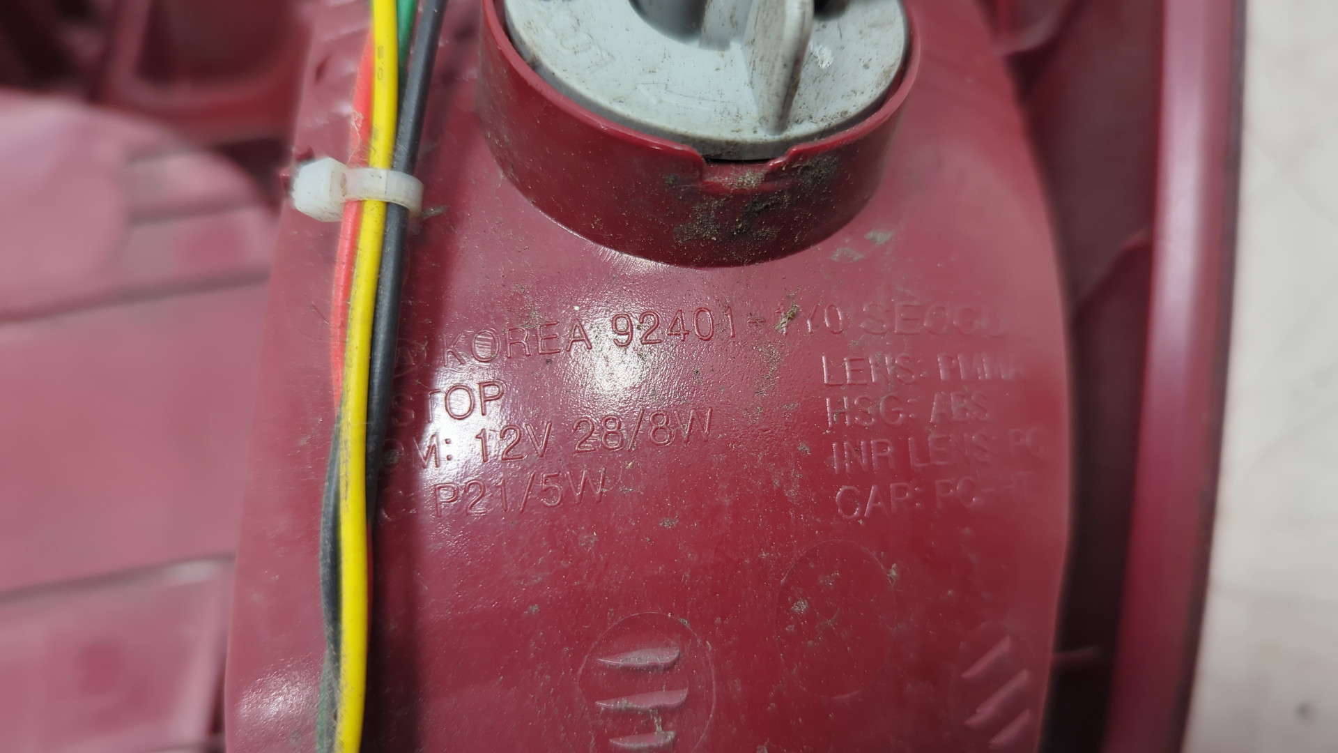 Фонарь задний левый