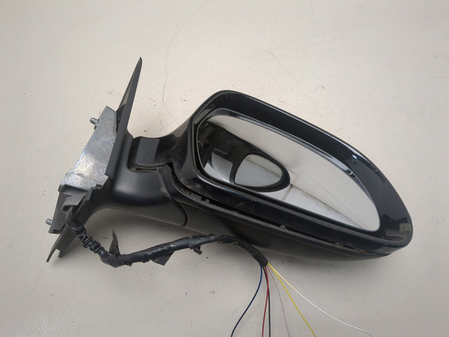 Зеркало правое электрическое