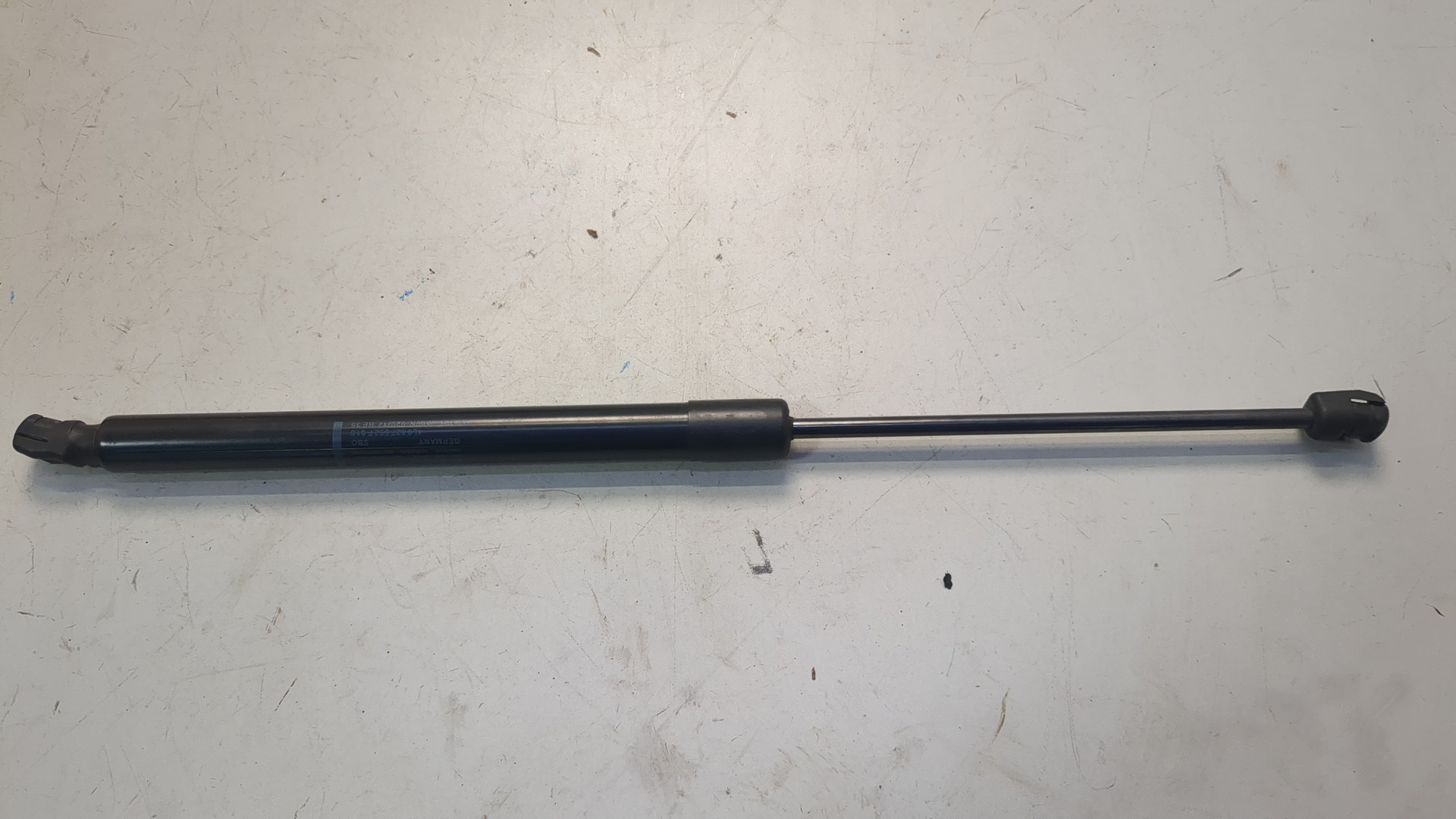 Амортизатор капота