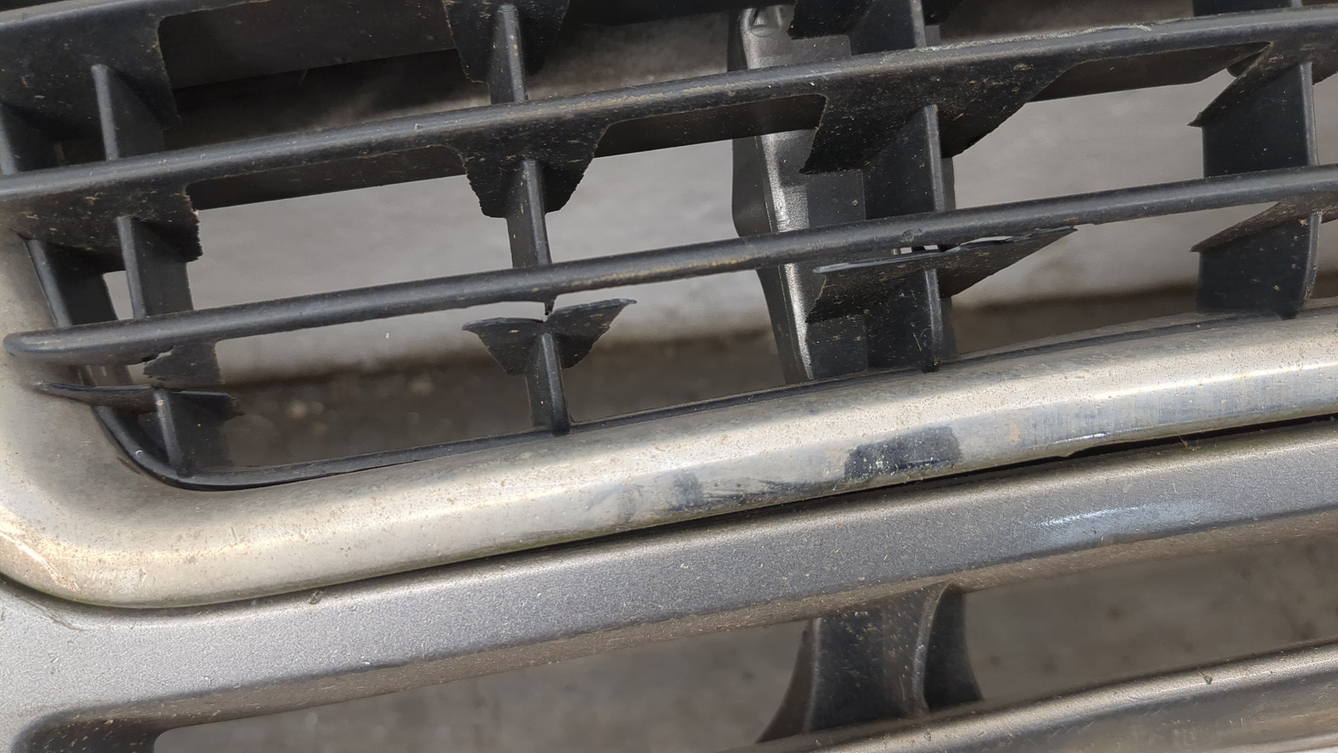 Бампер передний