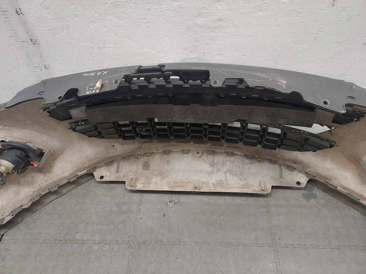 Бампер передний