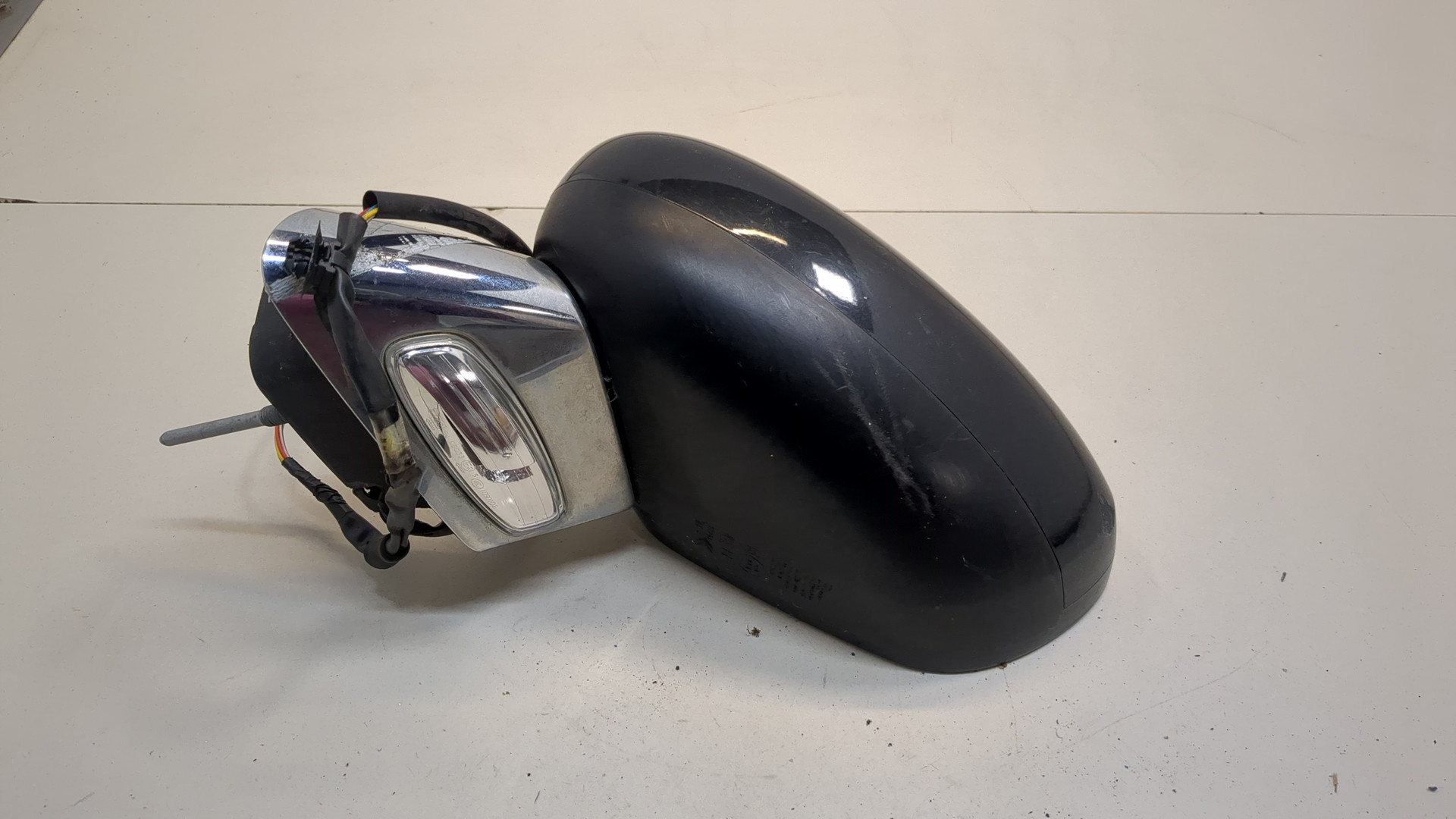 Зеркало левое электрическое