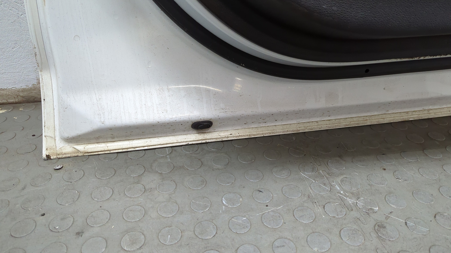 Дверь передняя левая