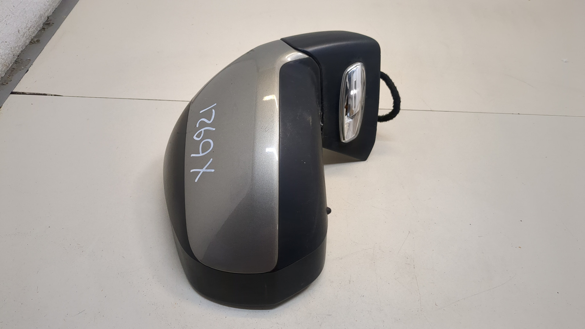 Зеркало правое электрическое