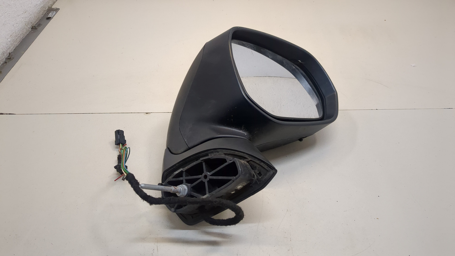 Зеркало правое электрическое