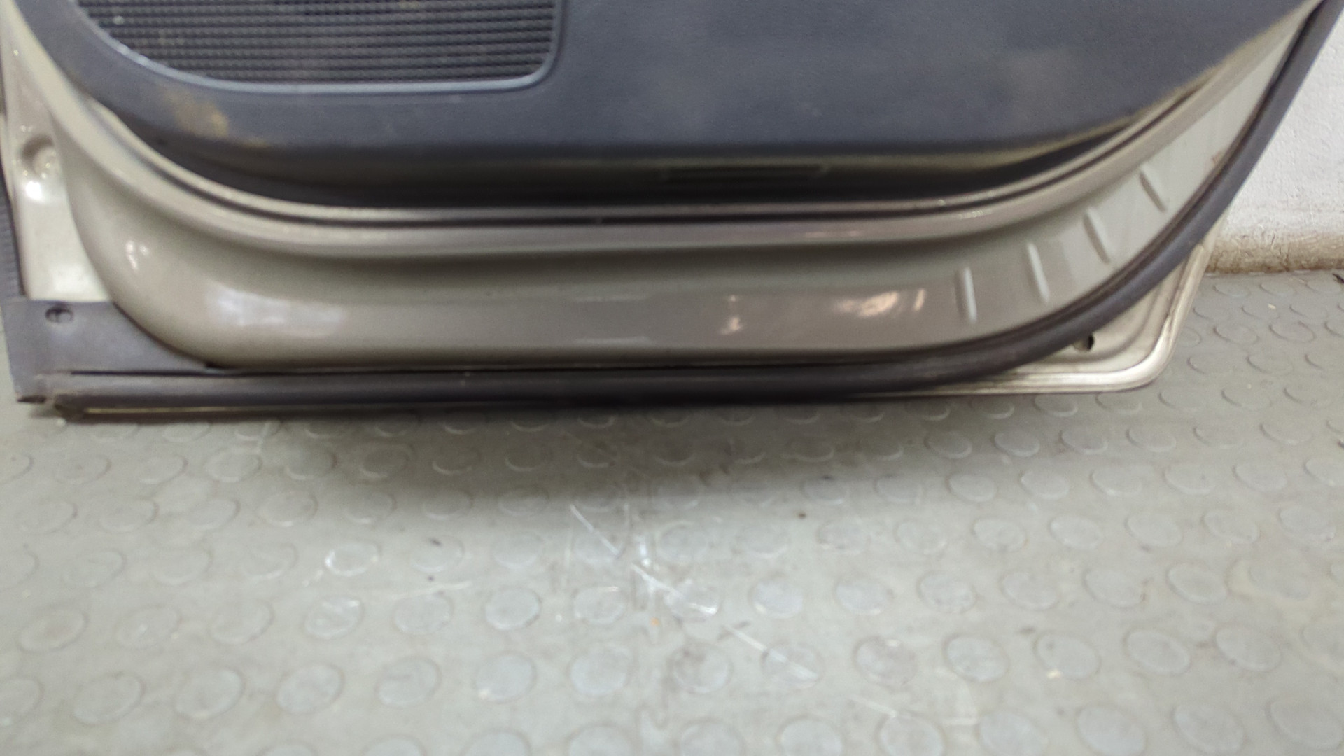 Дверь задняя правая