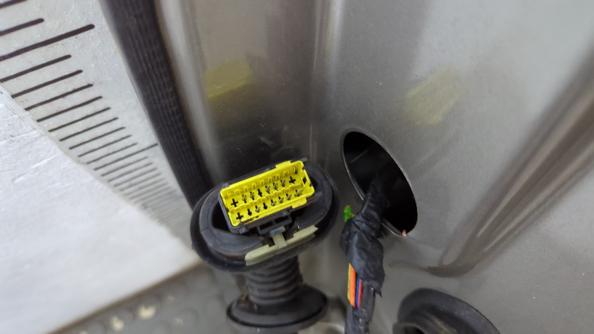 Дверь задняя правая