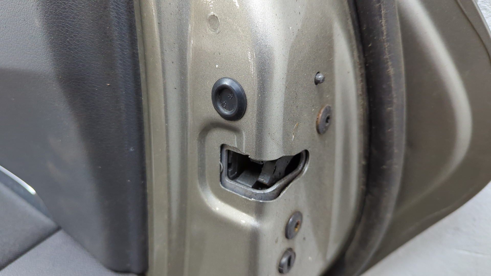 Дверь задняя правая