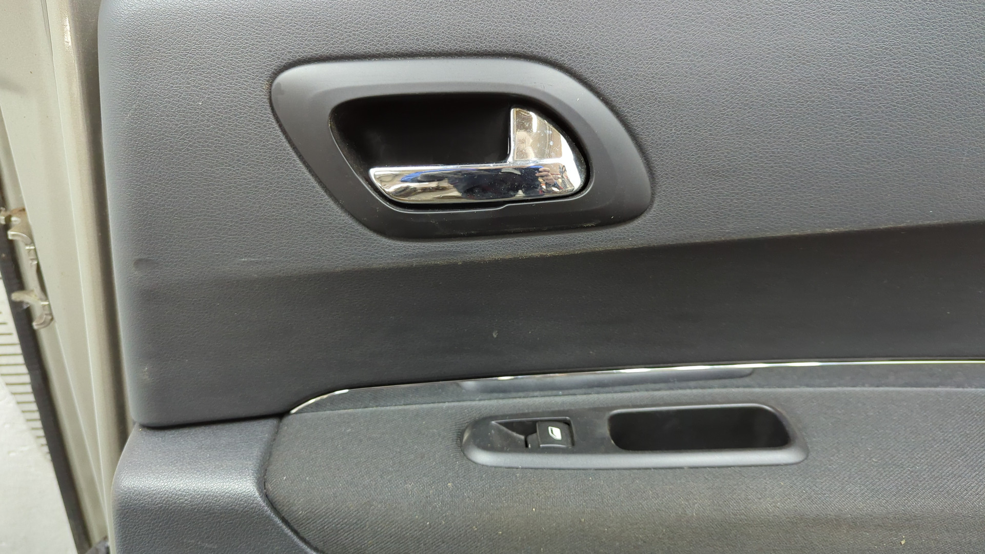 Дверь задняя правая