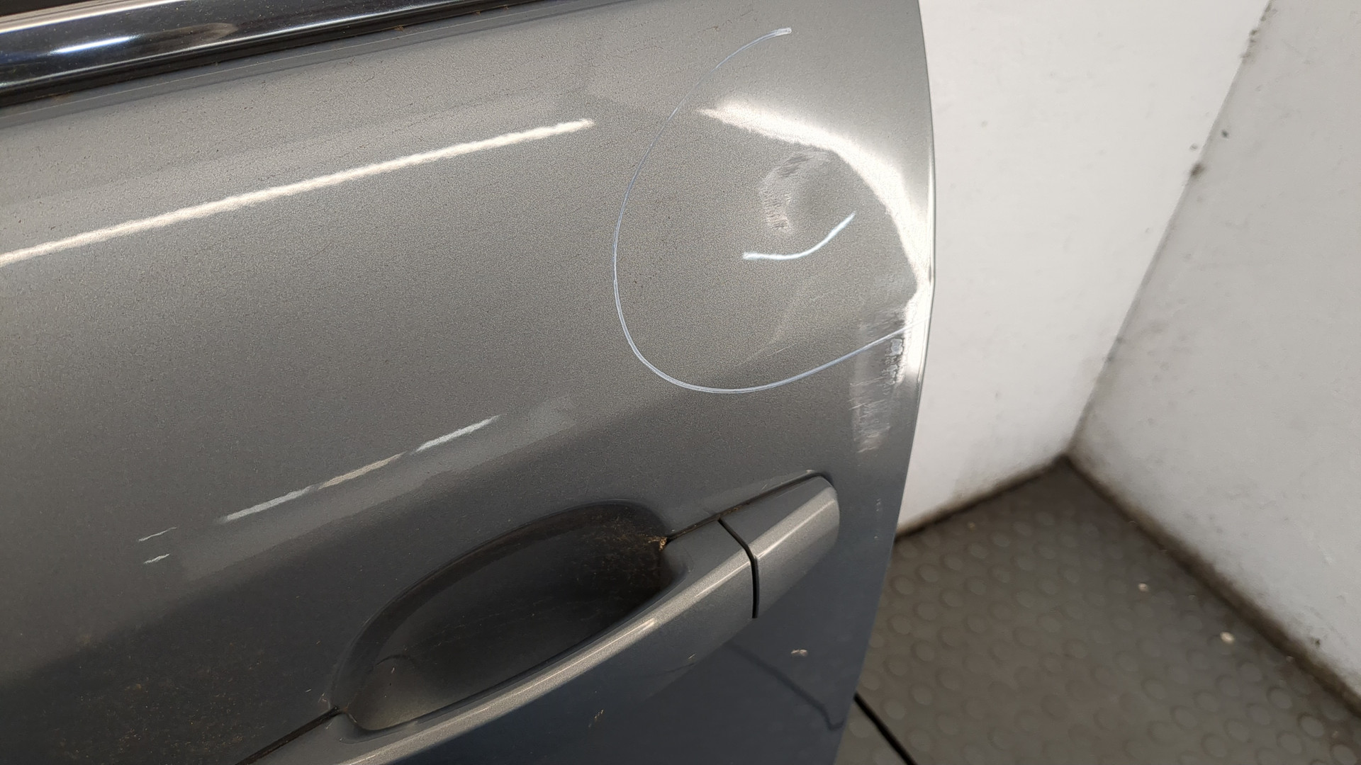 Дверь передняя левая