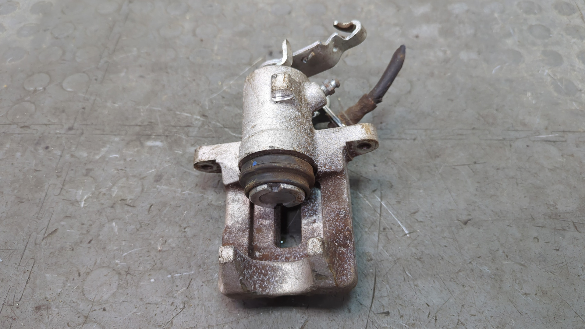 Суппорт задний правый