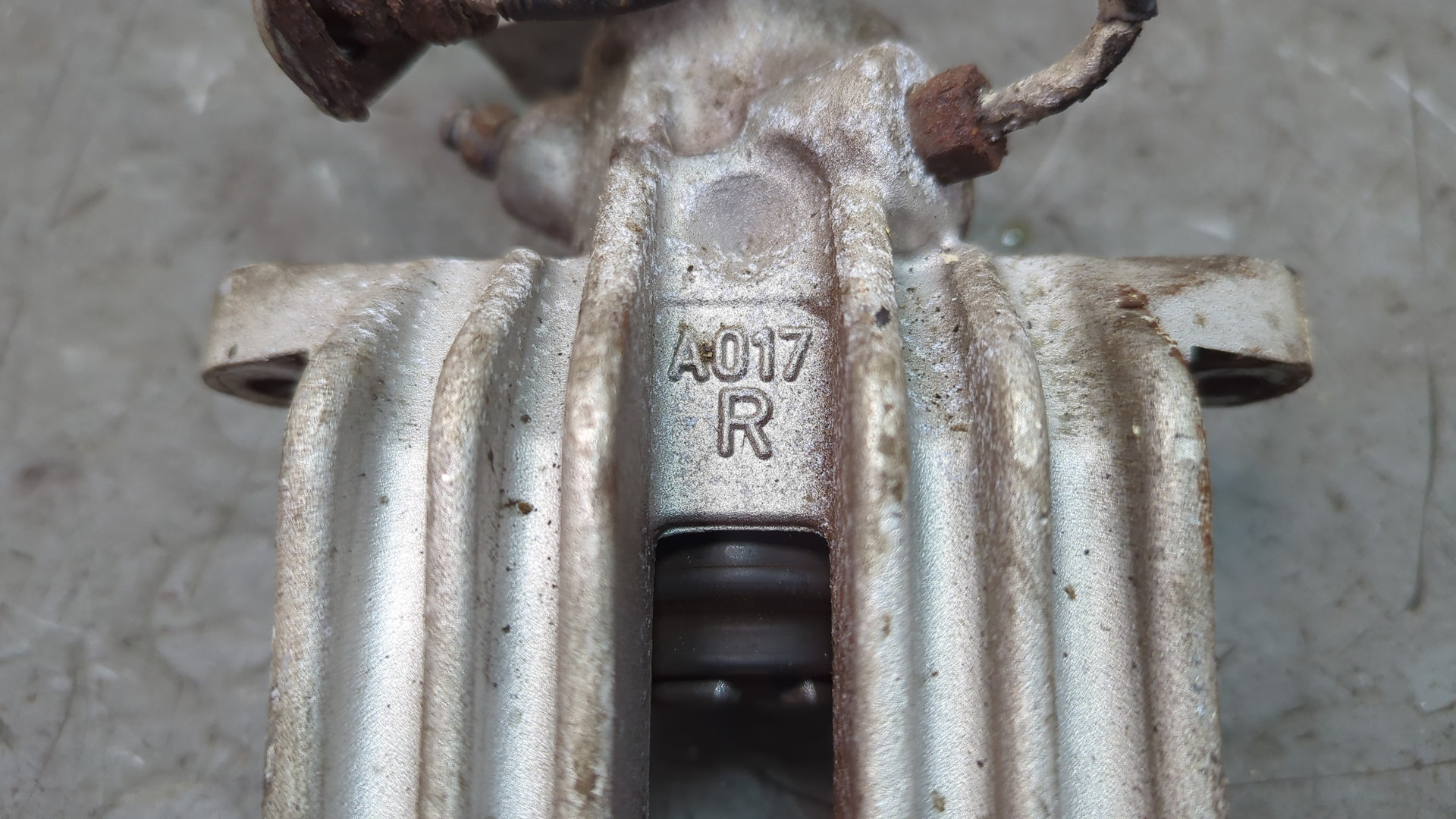 Суппорт задний правый