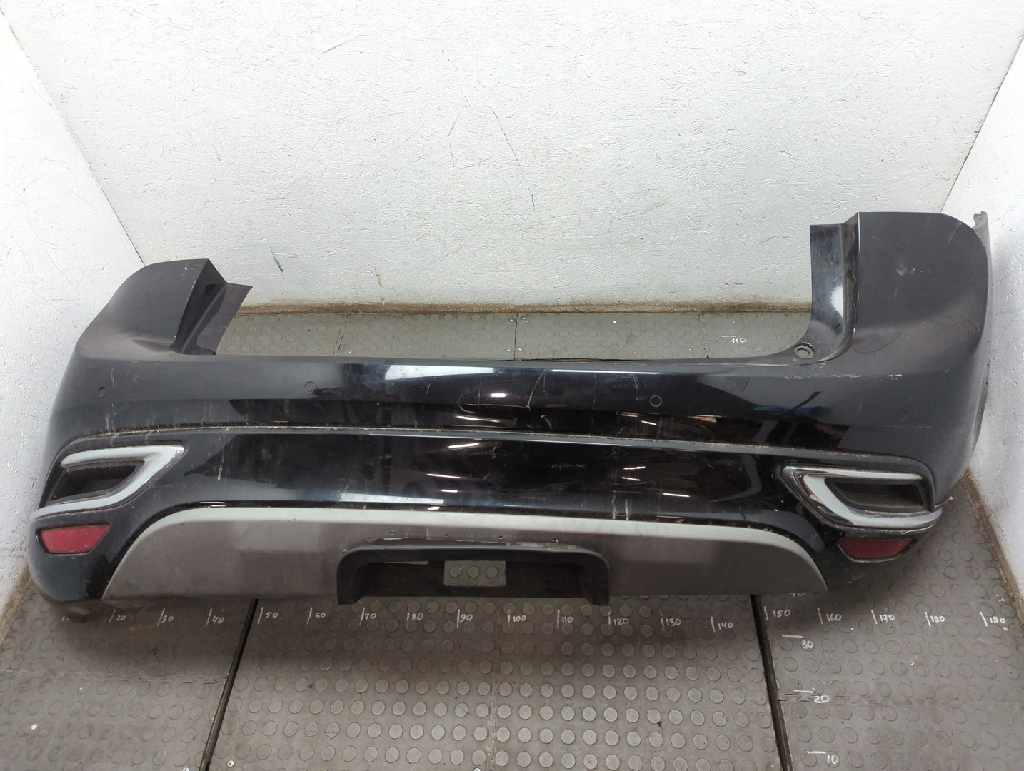 Бампер задний