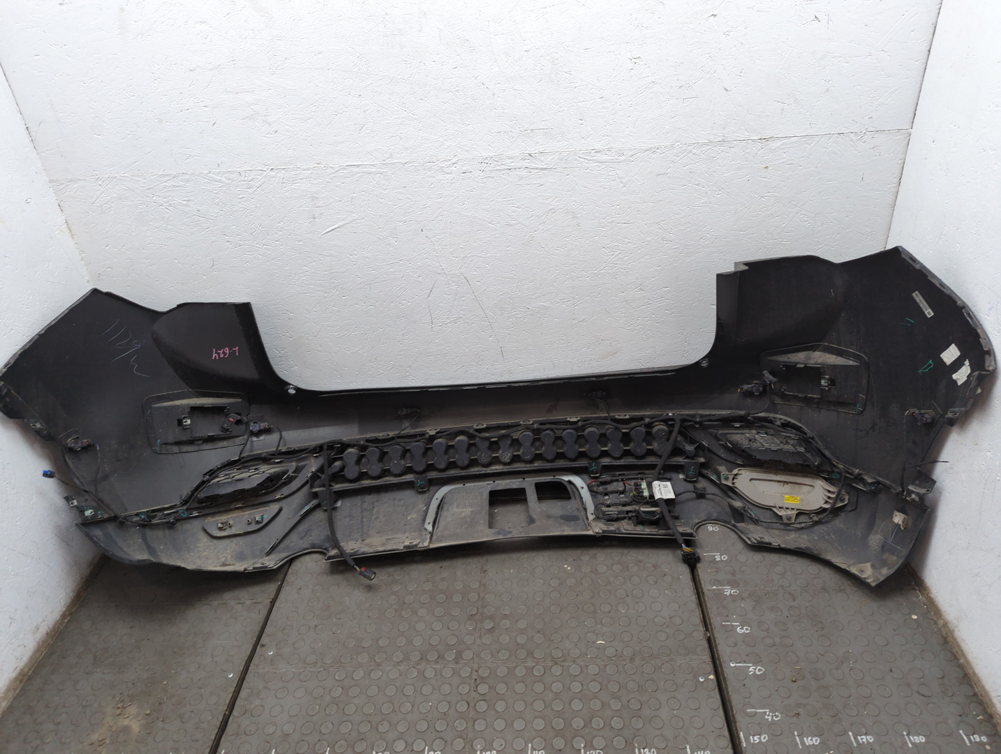 Бампер задний