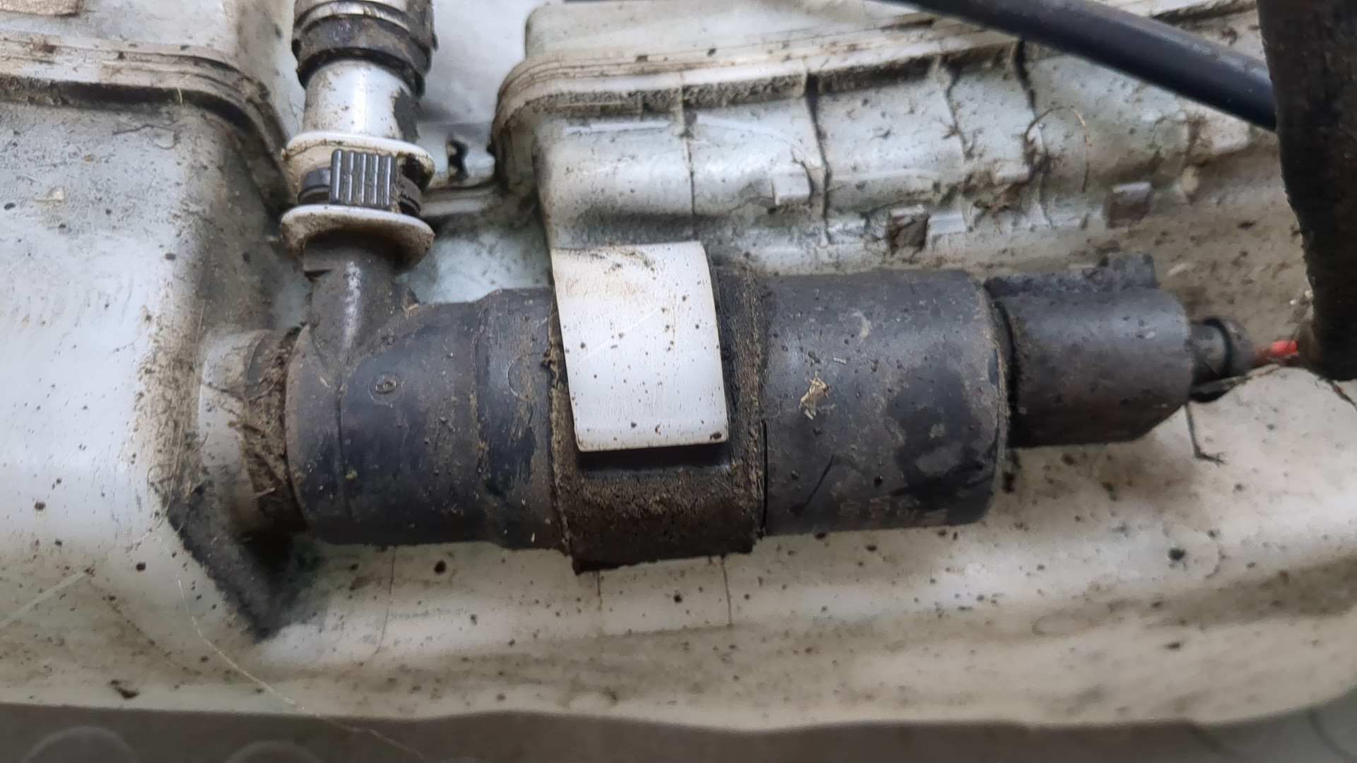 Бачок омывателя лобового стекла