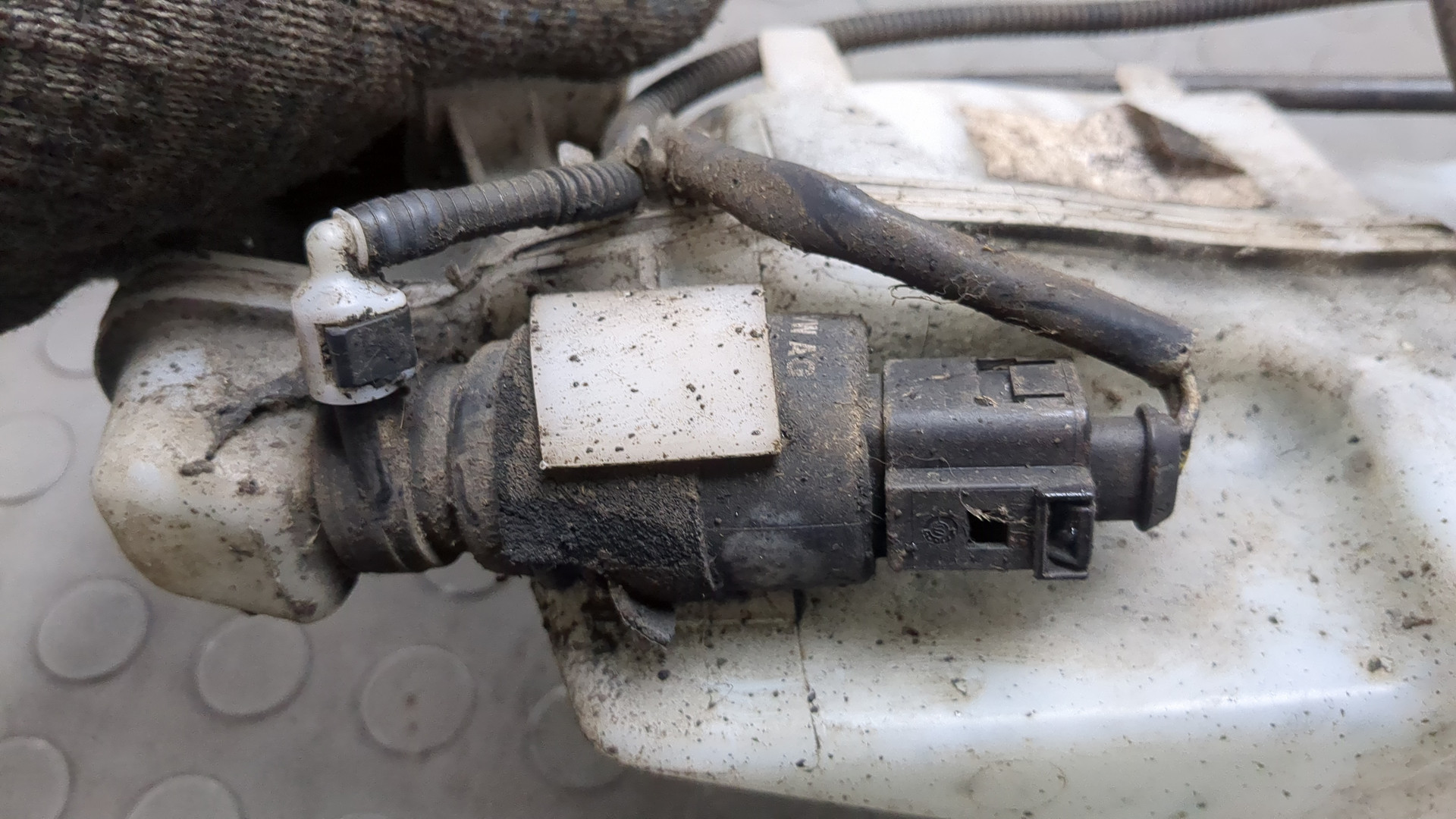 Бачок омывателя лобового стекла