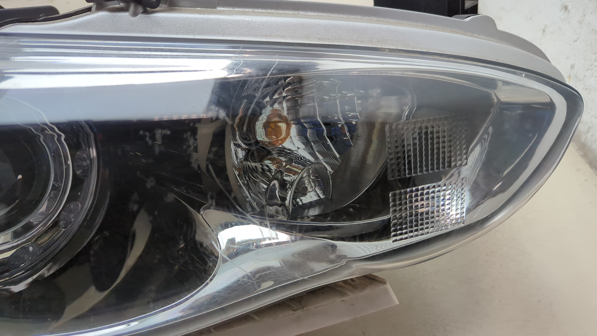 Фара правая