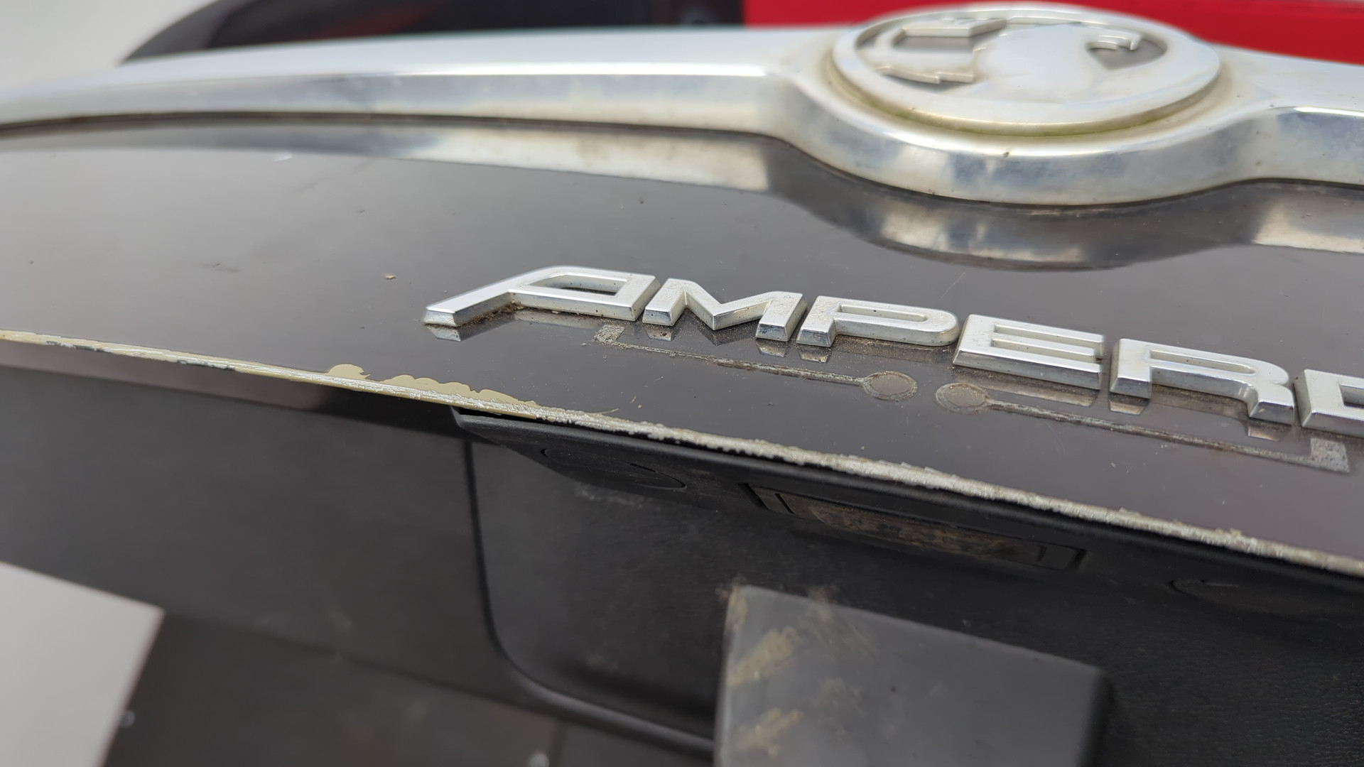 Дверь багажника