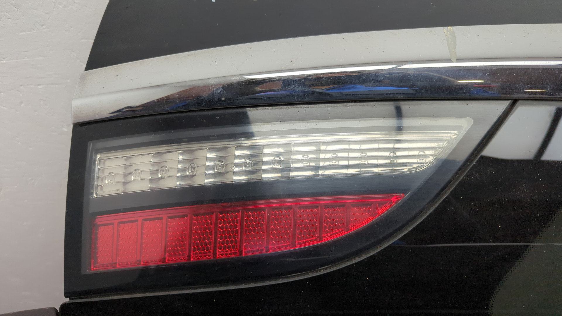 Дверь багажника