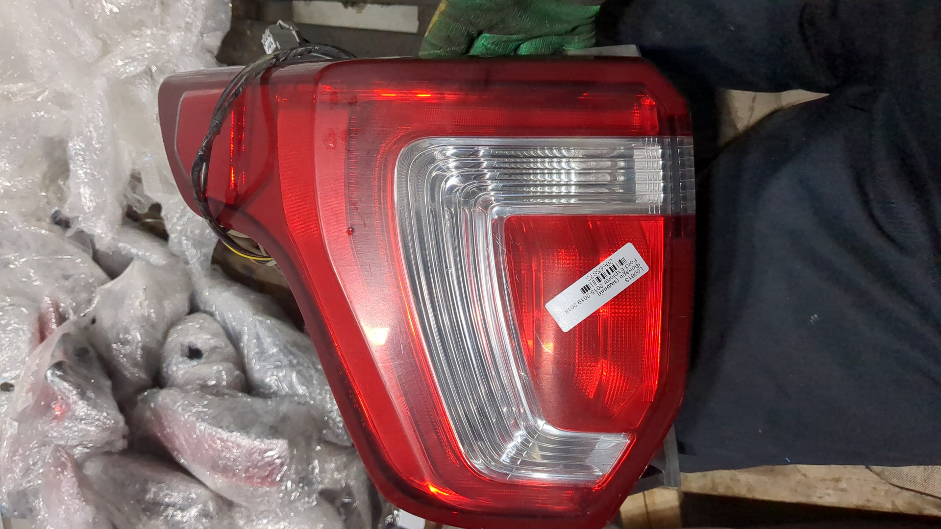 Фонарь задний левый