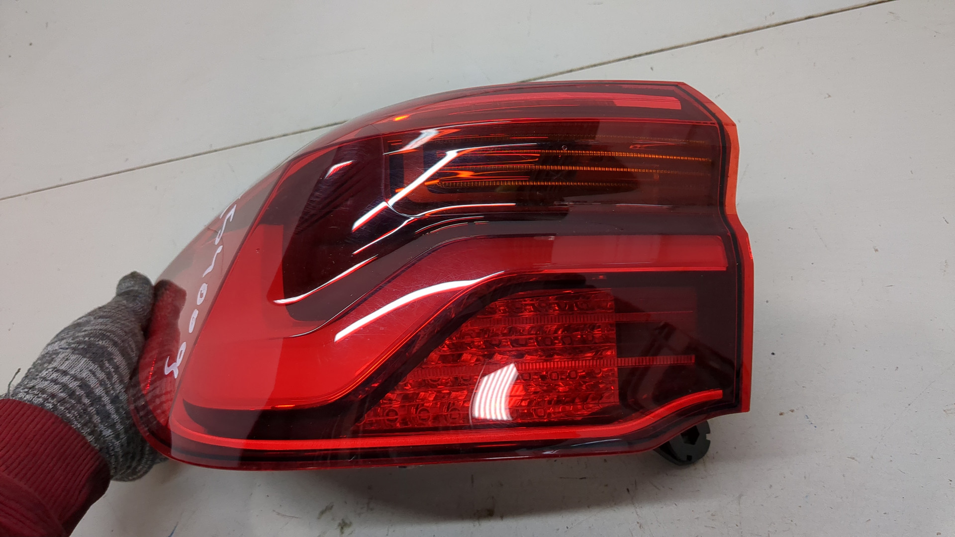 Фонарь задний левый