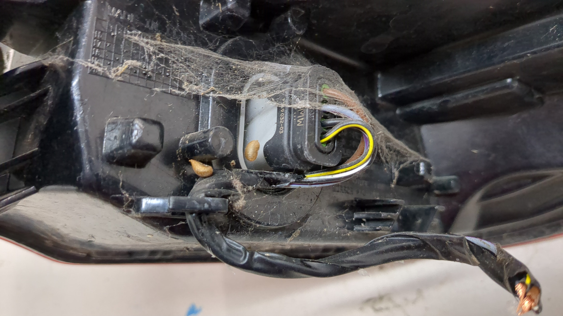 Фонарь задний левый