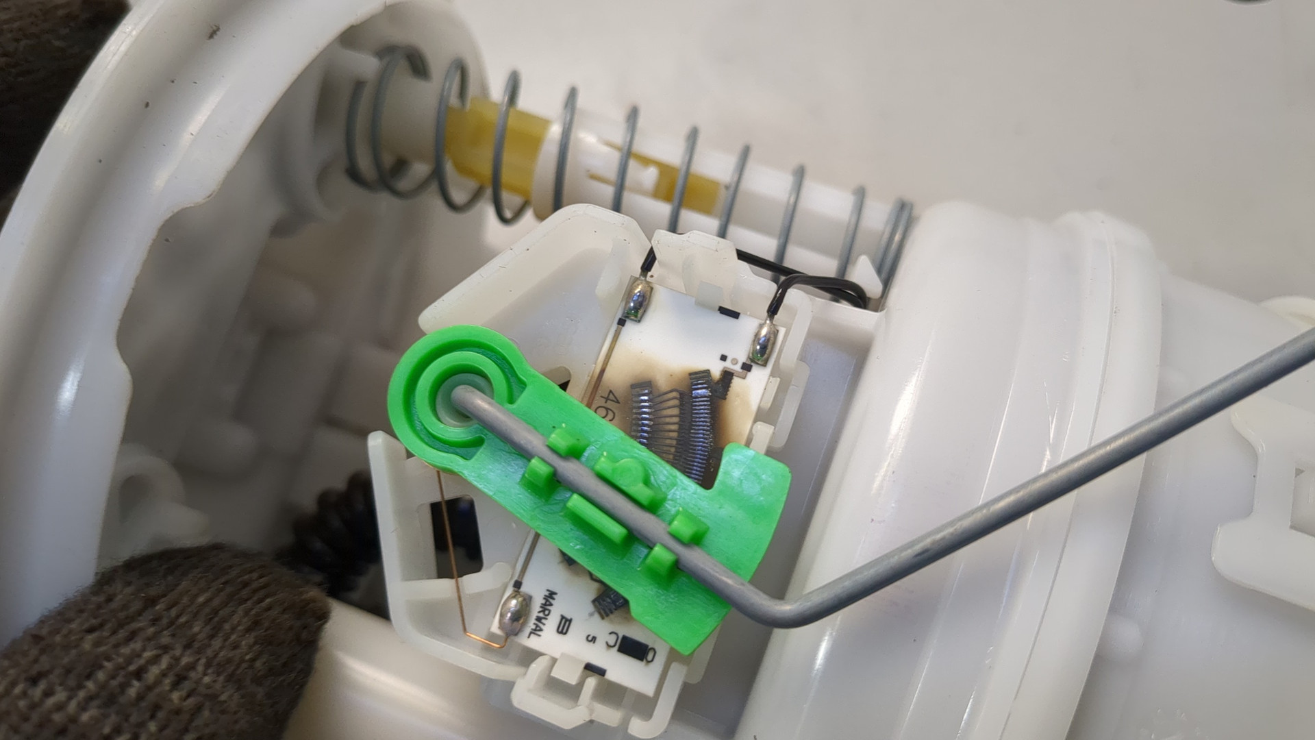 Насос топливный электрический