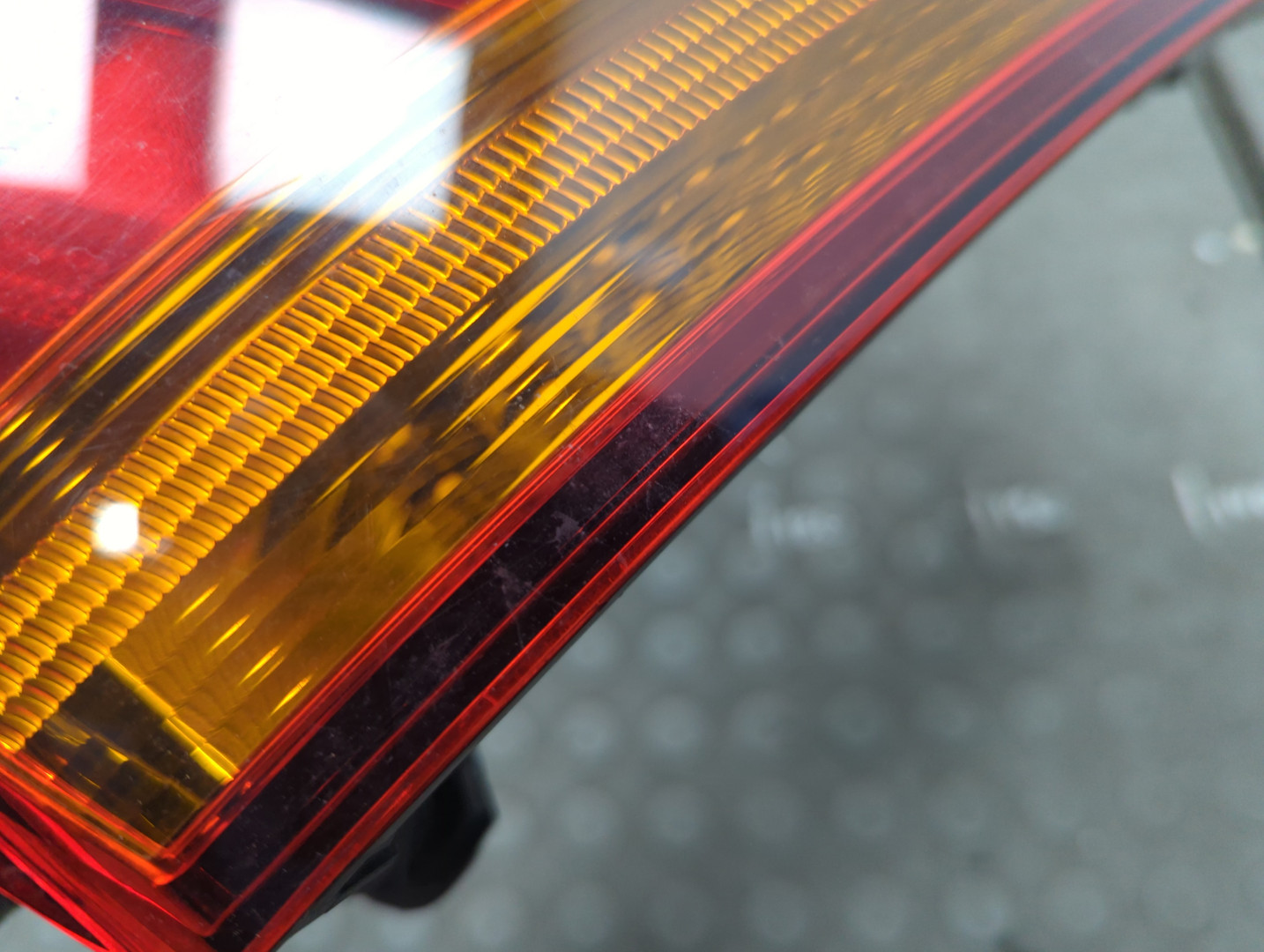 Фонарь задний правый