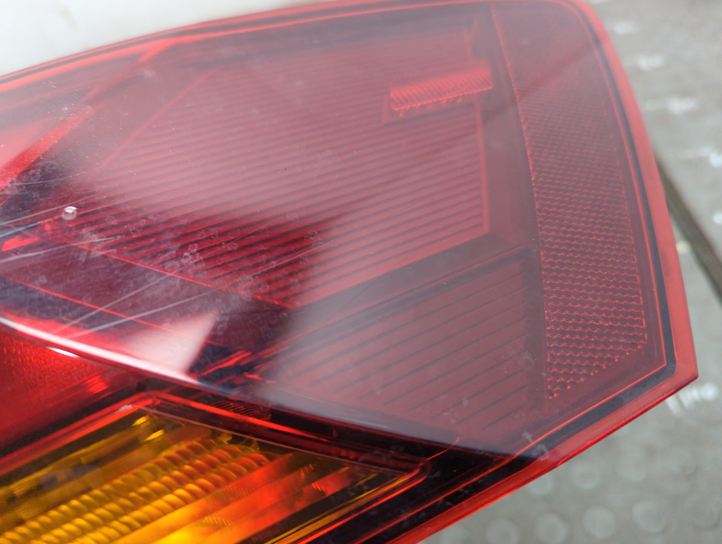 Фонарь задний правый