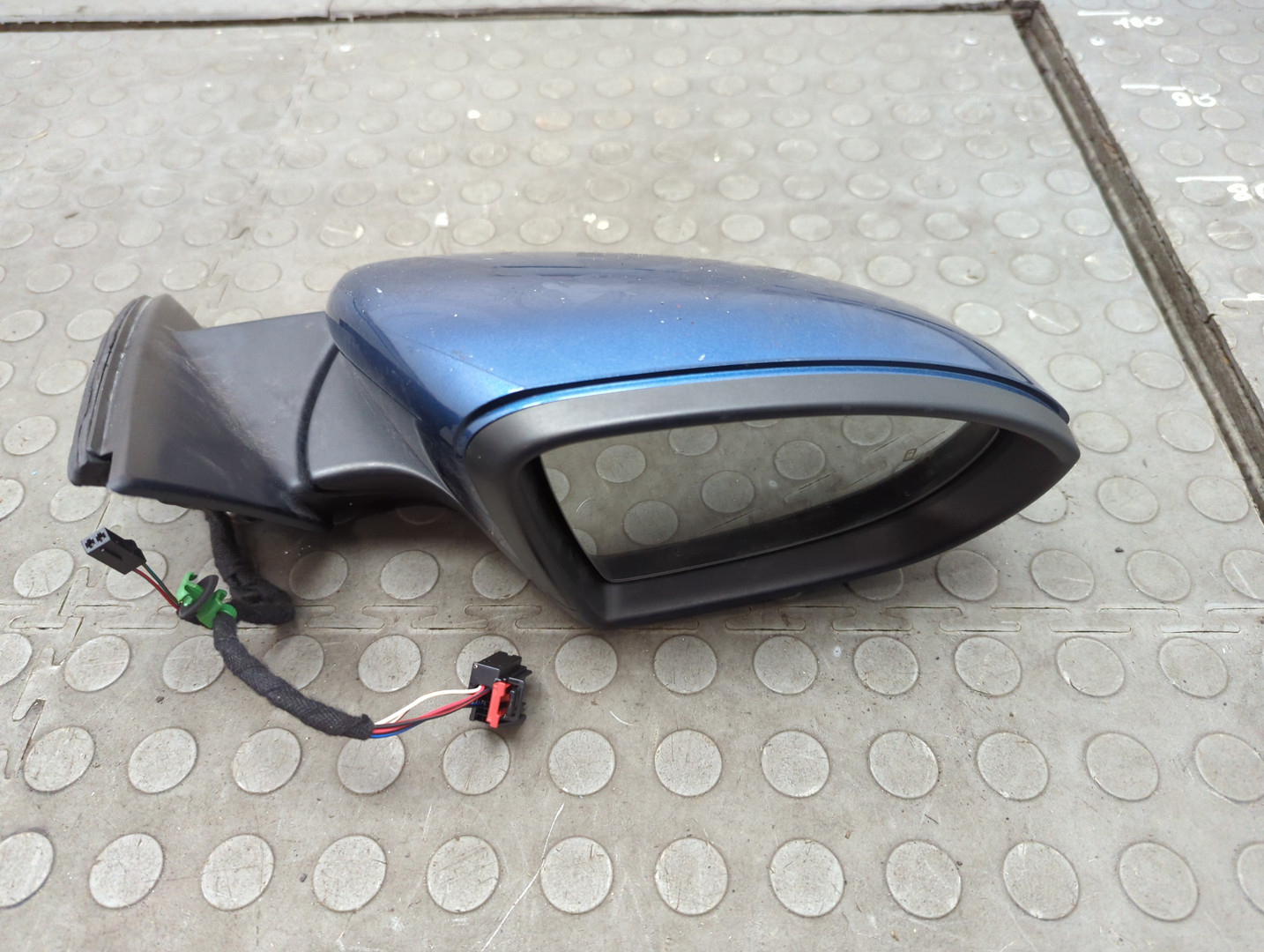 Зеркало правое электрическое