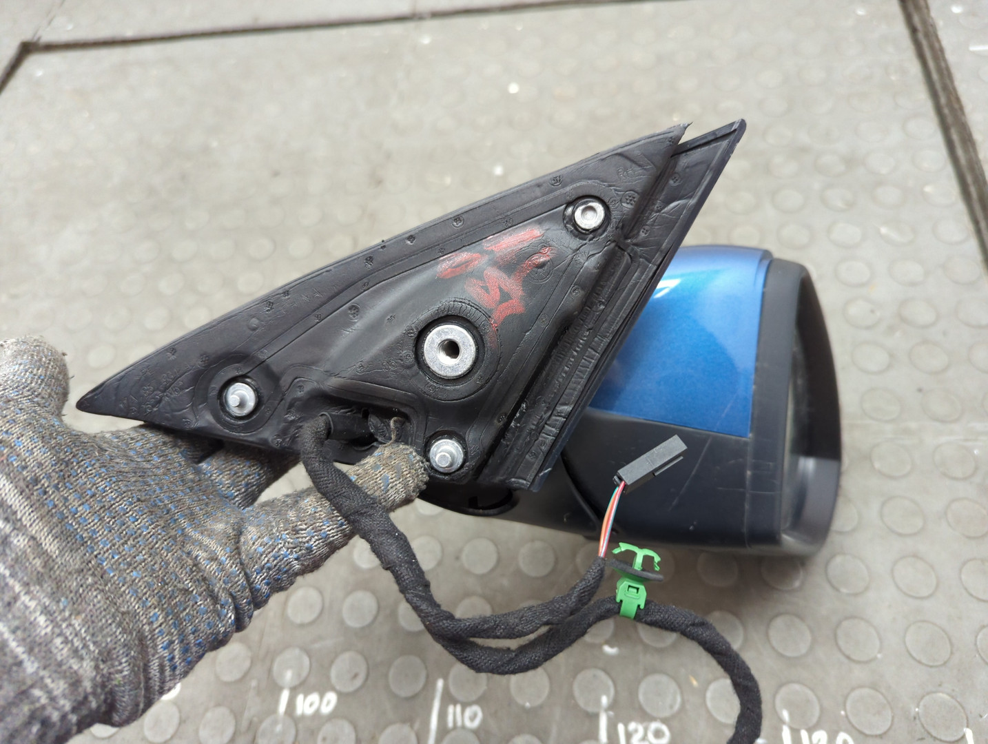 Зеркало правое электрическое