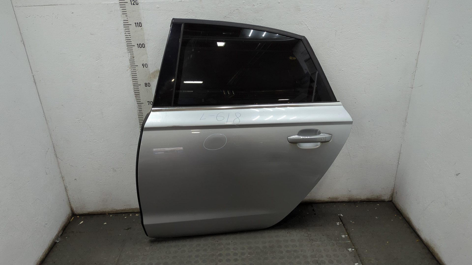 Дверь задняя левая