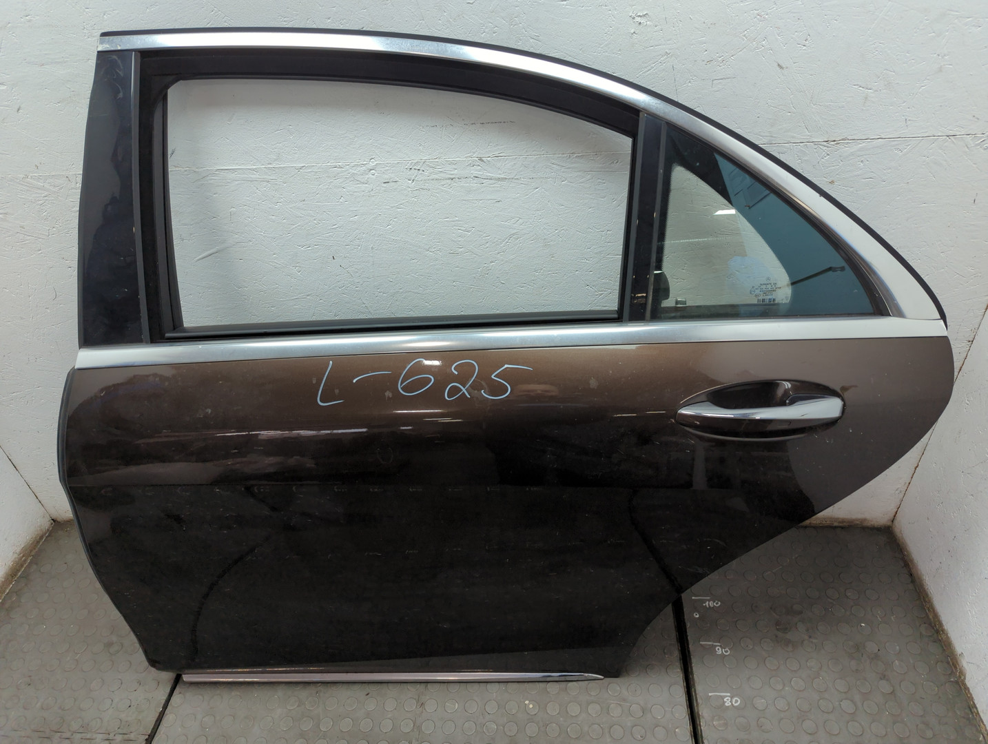 Дверь задняя левая