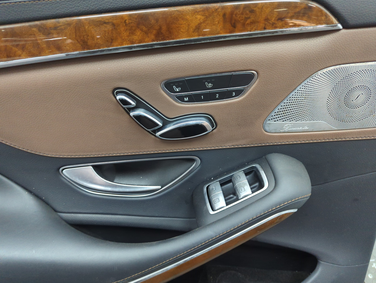 Дверь задняя левая