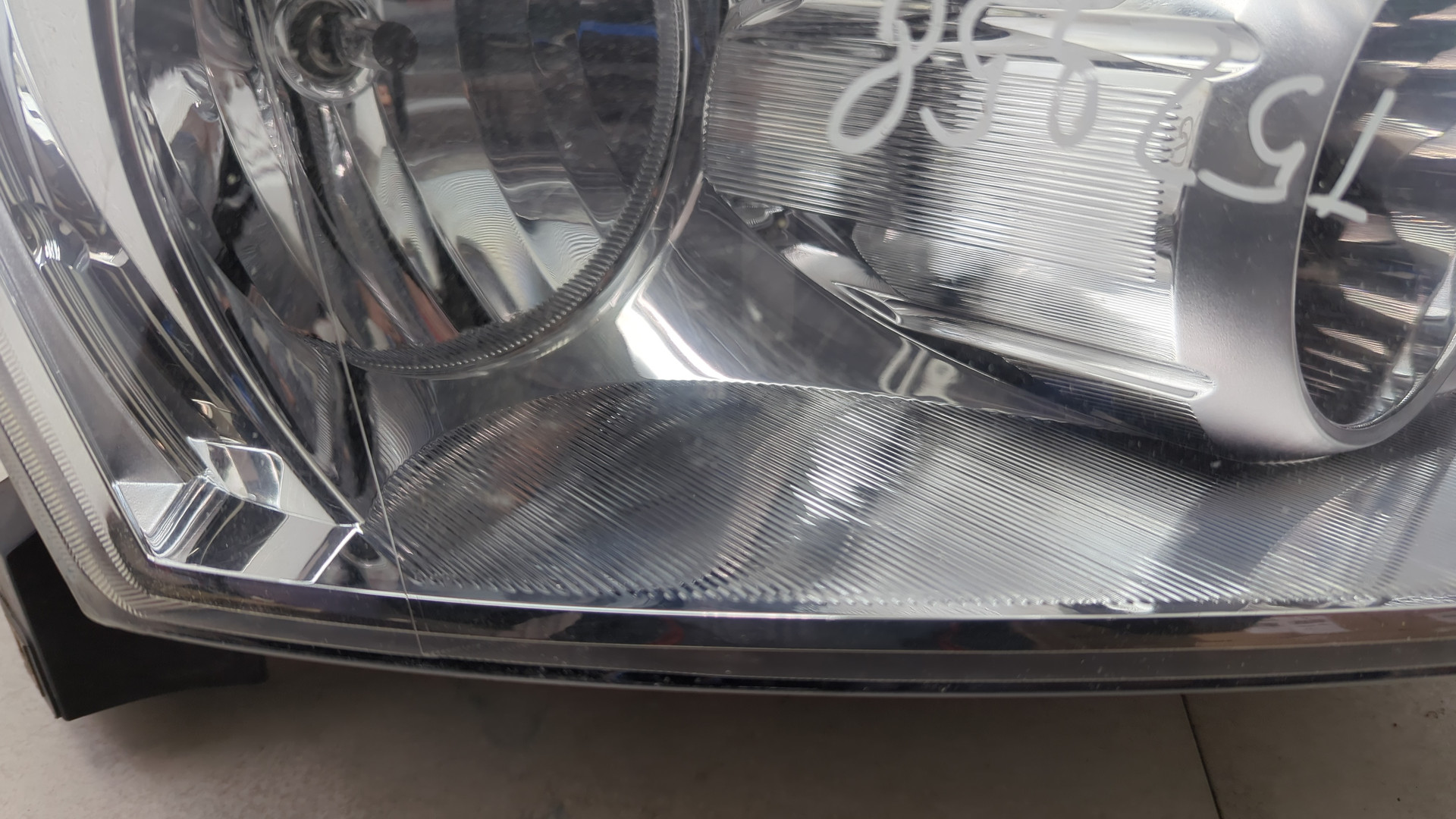 Фара правая