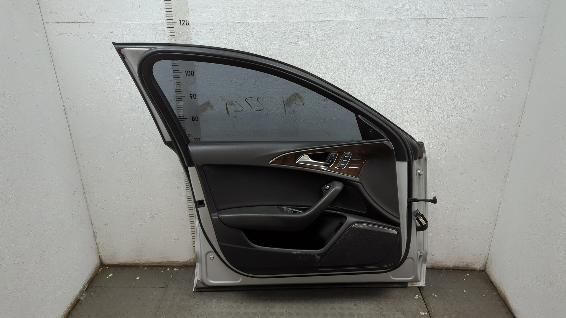 Дверь передняя левая