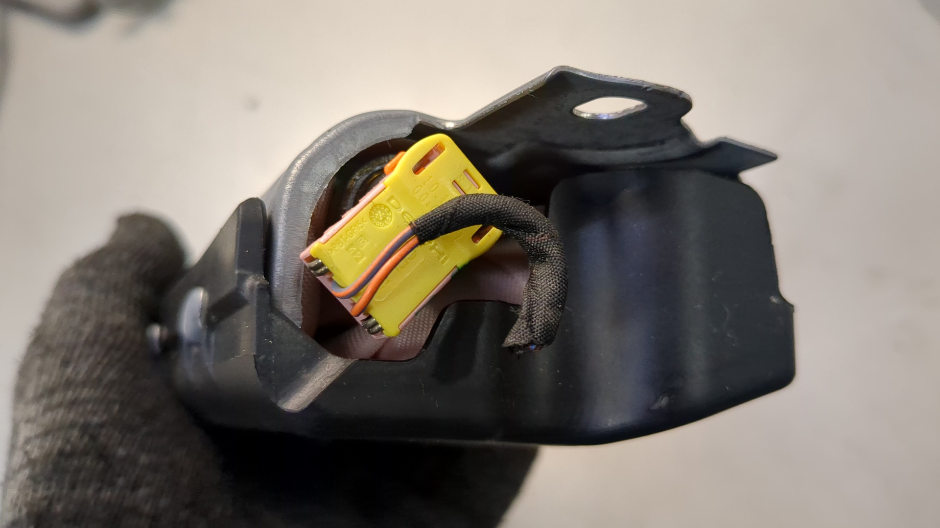 Подушка безопасности нижняя (для колен)