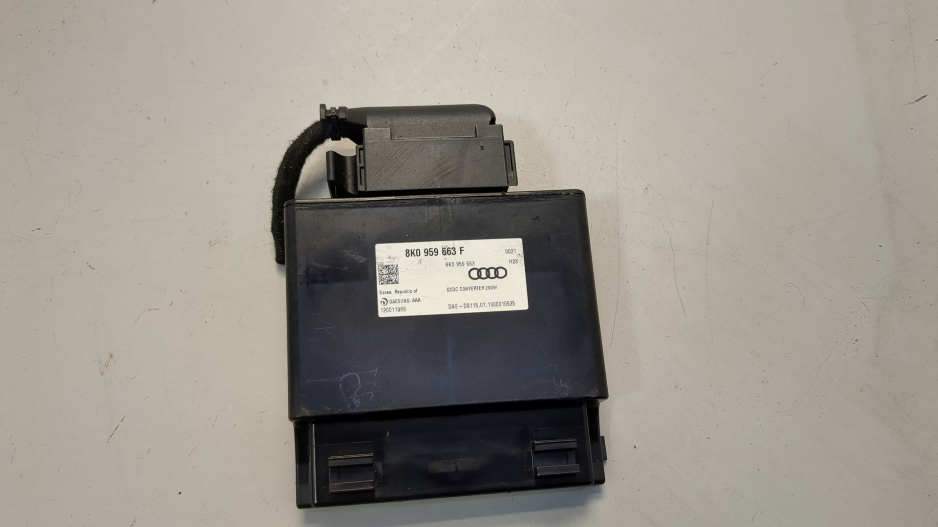 Преобразователь напряжения (адаптер)