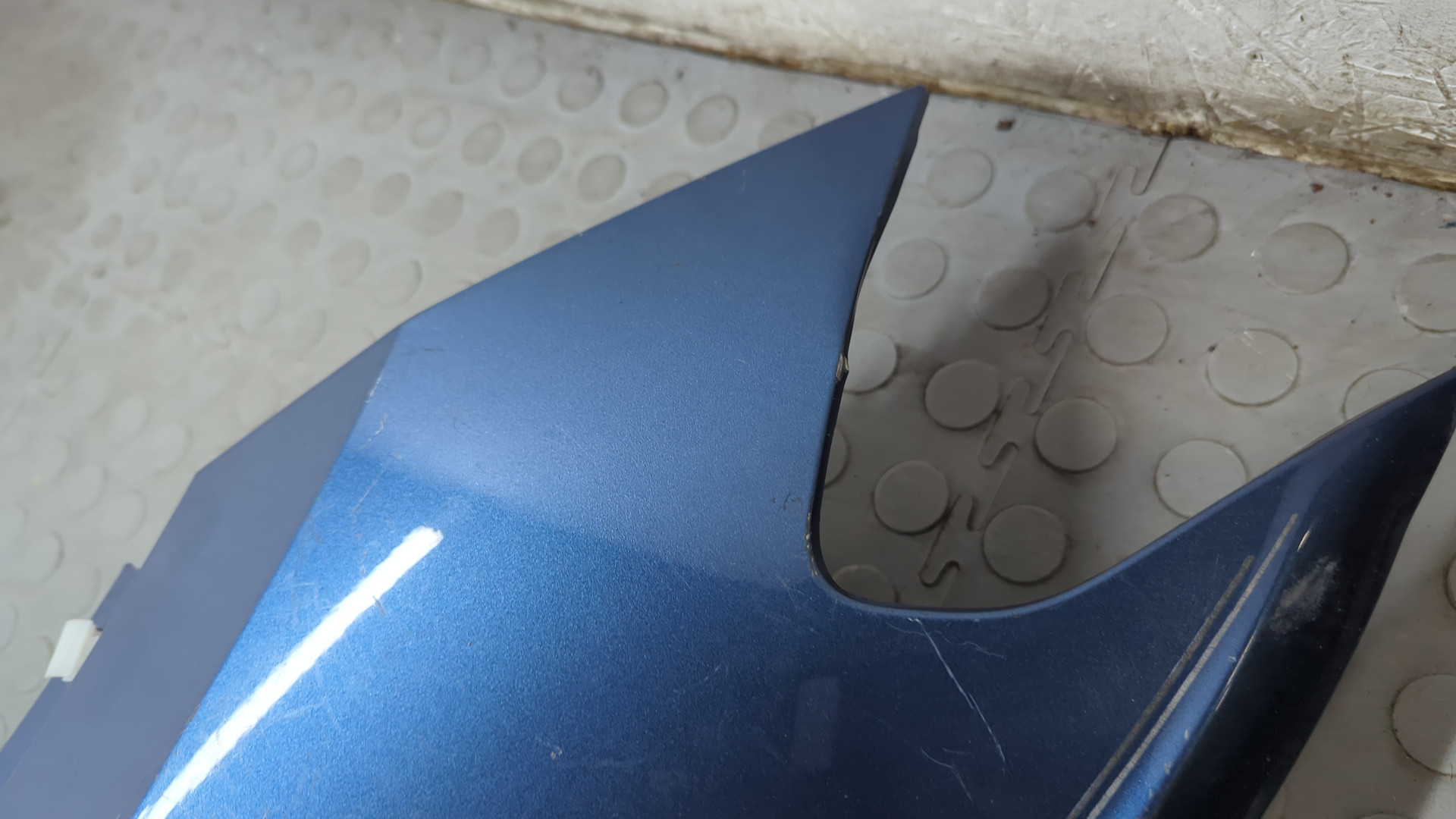 Крыло переднее левое